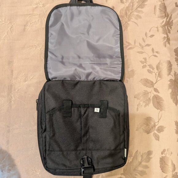 Eddie Bauer Crossbody Connect Tech Travel Day Bag, Gently Used! EUC - Picture 2 of 12